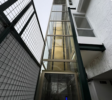 Outdoor Home Lift